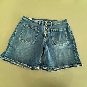 Women's Gap Sz 16 (33") Girlfriend Button Fly  Dark Wash 5" Mid Rise Jean Short